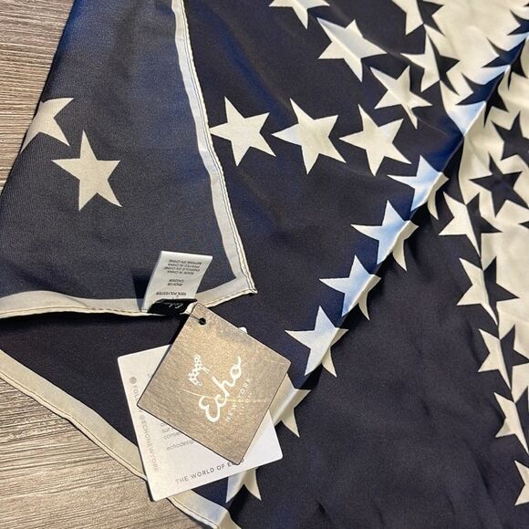 Echo design black white star scarf NEW - Picture 2 of 2